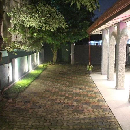 Villaflorence Kadawatha Экстерьер фото